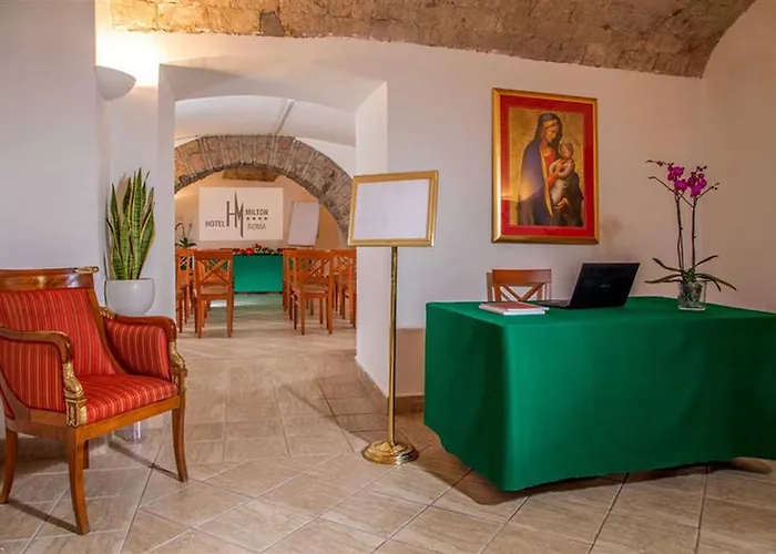 Milton Hotel 4*