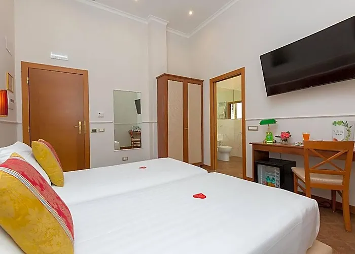 Milton Hotel 4*