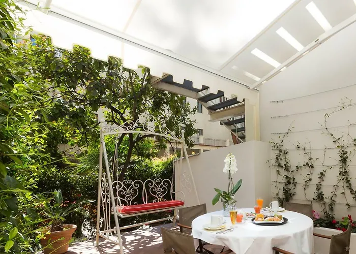 Milton Hotel 4*